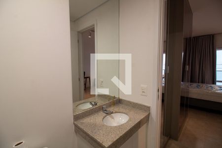 Banheiro de kitnet/studio para alugar com 1 quarto, 48m² em Campo Belo, São Paulo