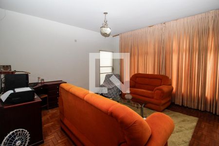 Sala de casa à venda com 3 quartos, 357m² em Barroca, Belo Horizonte