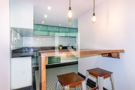 Cozinha de apartamento para alugar com 2 quartos, 75m² em Indianópolis, São Paulo