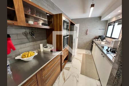 Apartamento à venda com 3 quartos, 165m² em Jardim Morumbi, São Paulo