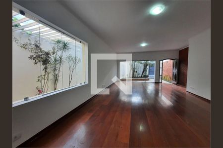 Casa à venda com 3 quartos, 220m² em Jardim Marajoara, São Paulo