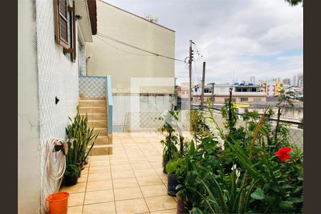 Casa à venda com 3 quartos, 183m² em Vila Romero, São Paulo