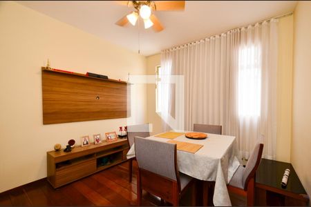 Sala de estar de apartamento à venda com 3 quartos, 85m² em Santo Antônio, Belo Horizonte