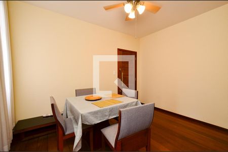 Sala de estar de apartamento à venda com 3 quartos, 85m² em Santo Antônio, Belo Horizonte