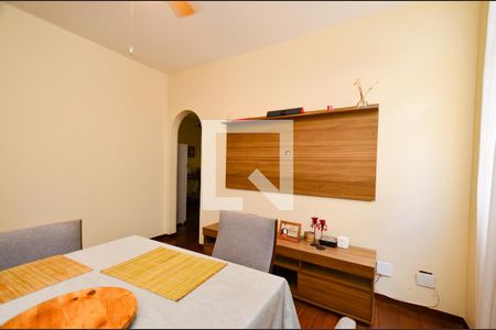 Sala de estar de apartamento à venda com 3 quartos, 85m² em Santo Antônio, Belo Horizonte