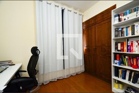 Quarto1 de apartamento à venda com 3 quartos, 85m² em Santo Antônio, Belo Horizonte