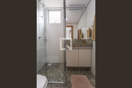 Banheiro da Suíte 1 de apartamento para alugar com 2 quartos, 104m² em Savassi, Belo Horizonte