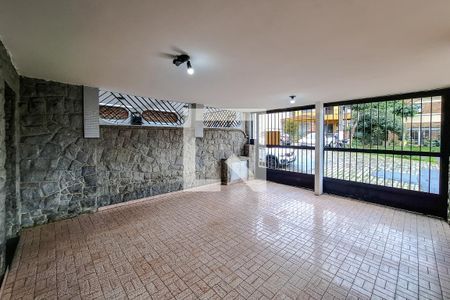 Garagem de casa para alugar com 3 quartos, 125m² em Vila São José, São Paulo