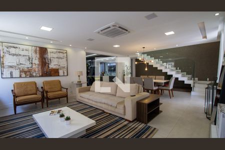 Sala de casa de condomínio para alugar com 5 quartos, 244m² em Vargem Grande, Rio de Janeiro