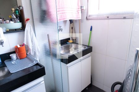 Cozinha e Área de Serviço de apartamento à venda com 2 quartos, 45m² em Sapucaias, Contagem