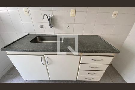 Cozinha de apartamento para alugar com 2 quartos, 75m² em Buritis, Belo Horizonte