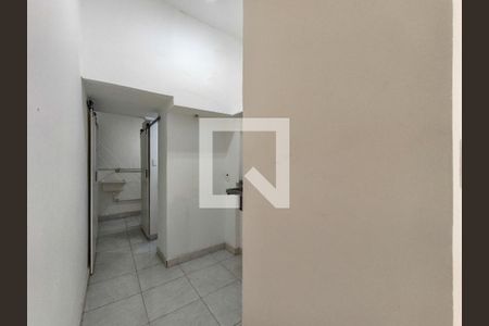 Corredor de apartamento para alugar com 2 quartos, 50m² em São Cristóvão, Rio de Janeiro