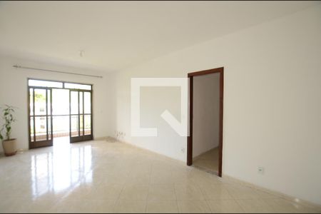 Sala de apartamento para alugar com 4 quartos, 120m² em Campo dos Afonsos, Rio de Janeiro