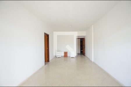 Sala de apartamento para alugar com 4 quartos, 120m² em Campo dos Afonsos, Rio de Janeiro