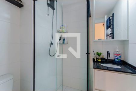 Banheiro de kitnet/studio à venda com 1 quarto, 27m² em Vila Dom Pedro I, São Paulo