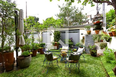 Jardim de casa à venda com 4 quartos, 380m² em Vila Progredior, São Paulo