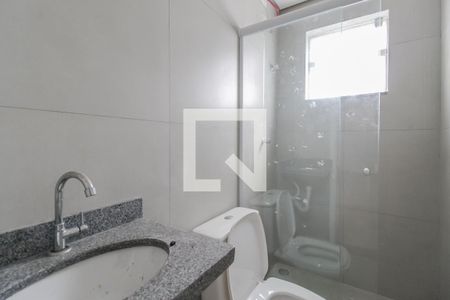 Banheiro de apartamento para alugar com 1 quarto, 52m² em Jardim Itapark Velho, Mauá