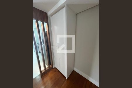 Hall de entrada de apartamento à venda com 1 quarto, 62m² em Pacaembu, São Paulo