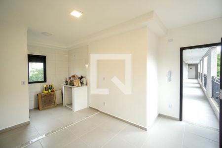 Sala e cozinha de apartamento para alugar com 2 quartos, 42m² em Penha de França, São Paulo