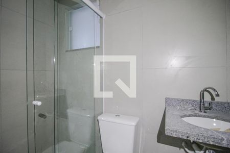 Banheiro de apartamento para alugar com 1 quarto, 39m² em Jardim Itapark Velho, Mauá