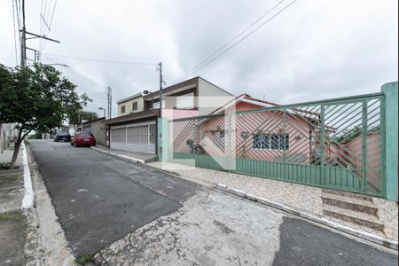 Casa à venda com 150m², 2 quartos e 2 vagas Casa à venda com 150m², 2 quartos e 2 vagasFachada