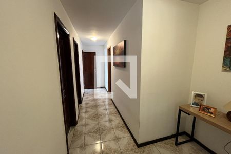 Corredor de casa para alugar com 3 quartos, 350m² em Jardim Guanabara, Rio de Janeiro