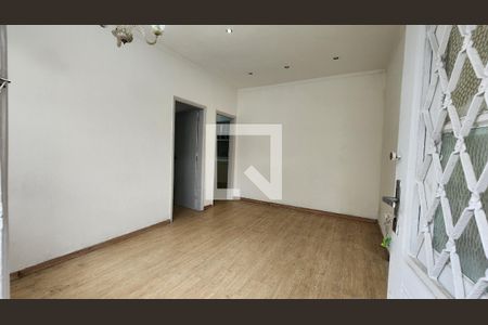 Sala de casa para alugar com 2 quartos, 68m² em Vila Matias, Santos