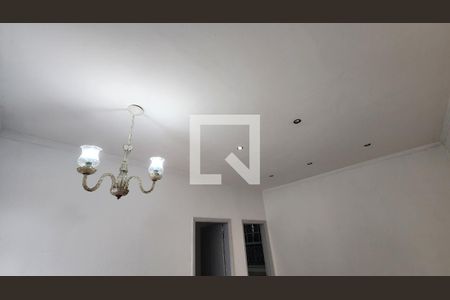 Detalhe Sala de casa para alugar com 2 quartos, 68m² em Vila Matias, Santos