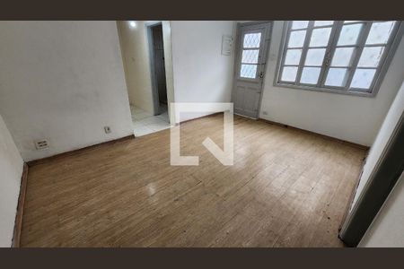 Sala de casa para alugar com 2 quartos, 68m² em Vila Matias, Santos