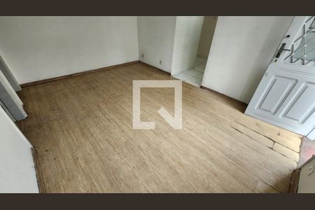 Sala de casa para alugar com 2 quartos, 68m² em Vila Matias, Santos