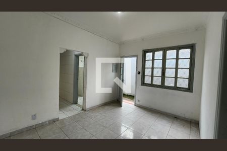 Sala de casa para alugar com 2 quartos, 68m² em Vila Matias, Santos