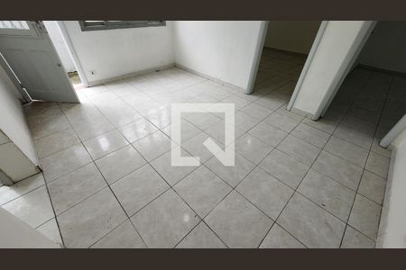 Sala de casa para alugar com 2 quartos, 68m² em Vila Matias, Santos