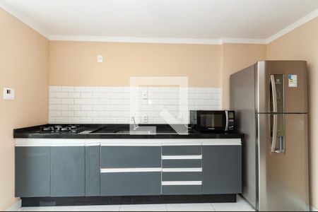 Cozinha de apartamento para alugar com 2 quartos, 46m² em Parque Industrial Tomas Edson, São Paulo