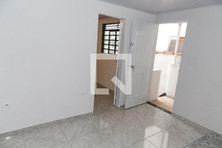 Sala de casa para alugar com 2 quartos, 43m² em Jardim Presidente Dutra, Guarulhos