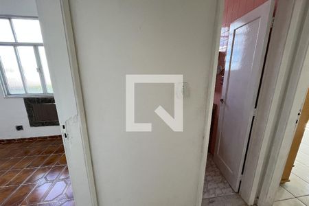 Corredor de apartamento para alugar com 2 quartos, 70m² em Jardim Guanabara, Rio de Janeiro