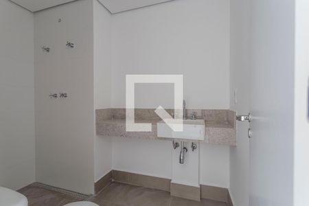 Banheiro de apartamento à venda com 1 quarto, 45m² em Indianópolis, São Paulo