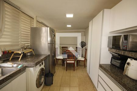 Cozinha de casa à venda com 8 quartos, 570m² em São Lucas, Belo Horizonte