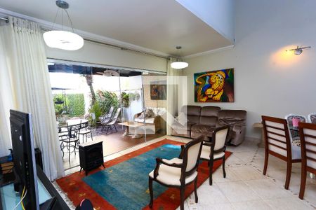 Sala de casa de condomínio para alugar com 4 quartos, 340m² em Parque Monte Alegre, Taboão da Serra