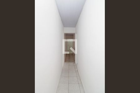 Corredor de casa à venda com 2 quartos, 150m² em Vila Nivi, São Paulo