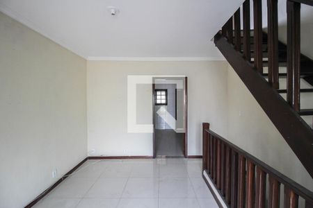 Sala de casa para alugar com 3 quartos, 114m² em Caonze, Nova Iguaçu