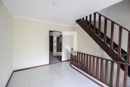 Sala de casa para alugar com 3 quartos, 114m² em Caonze, Nova Iguaçu