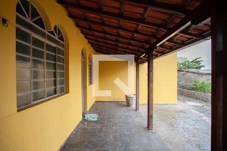 Varanda da Sala de casa para alugar com 2 quartos, 90m² em Santa Rosa, Belo Horizonte