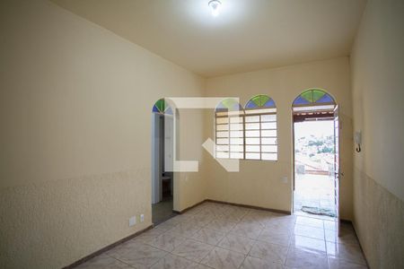 Sala de casa para alugar com 2 quartos, 90m² em Santa Rosa, Belo Horizonte