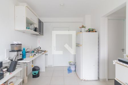 Sala  / Cozinha / Lavanderia de apartamento para alugar com 2 quartos, 32m² em Jardim Celeste, São Paulo