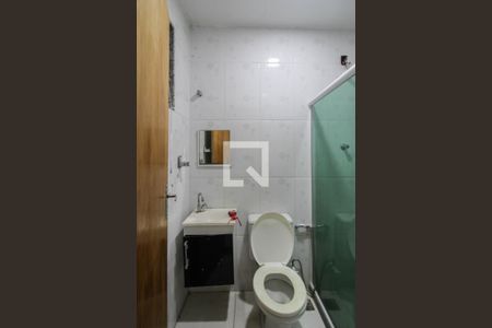 Banheiro da Suíte 1 de apartamento para alugar com 2 quartos, 65m² em Centro, Mesquita