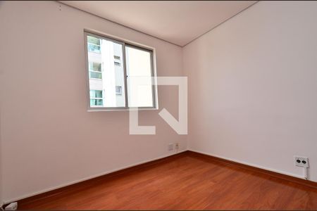 Quarto2 de apartamento à venda com 4 quartos, 181m² em Sagrada Família, Belo Horizonte