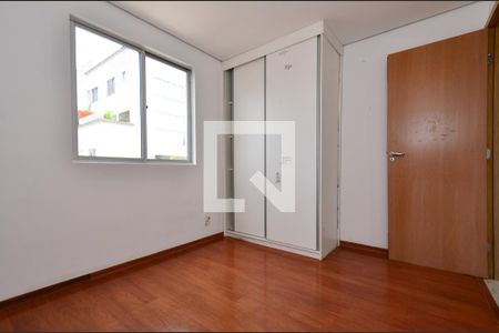 Quarto1 de apartamento à venda com 4 quartos, 181m² em Sagrada Família, Belo Horizonte