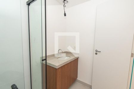 Banheiro de kitnet/studio para alugar com 1 quarto, 24m² em Ipiranga, São Paulo