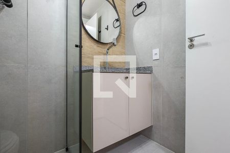 Banheiro de kitnet/studio para alugar com 1 quarto, 26m² em Cerqueira César, São Paulo