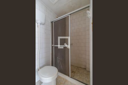 Banheiro de apartamento para alugar com 1 quarto, 40m² em Vila Nova, Porto Alegre